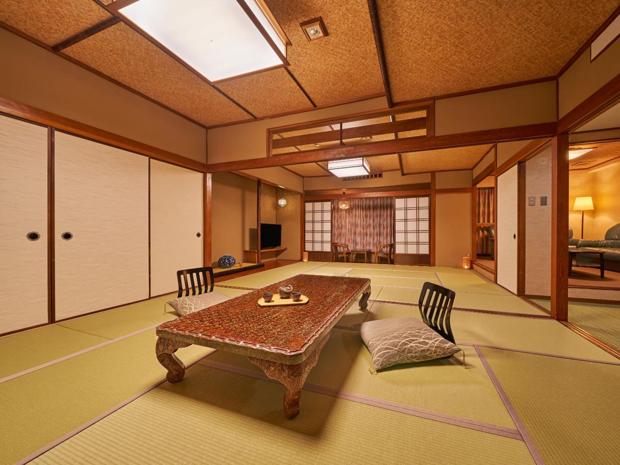 Ooedo Onsen Monogatari Ureshinokan Exterior foto